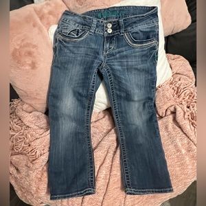 Hydraulic capri jeans